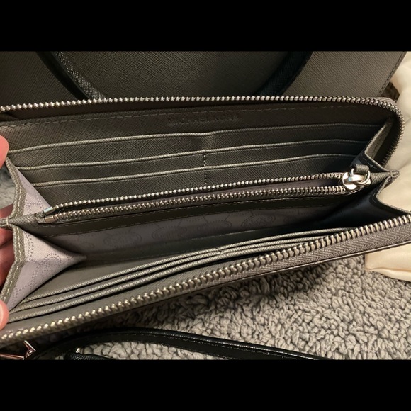 MK Selma Tote & matching Wallet ✨ - Picture 5 of 6